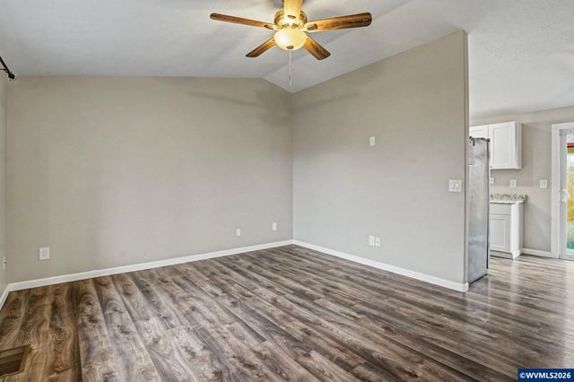 634 S Sunrise Dr, Jefferson, OR 97352