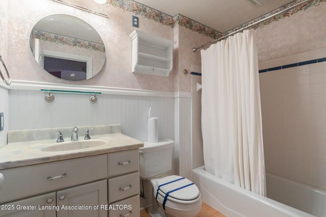 293 Vansickle Drive 18, Charlotte, MI 48813