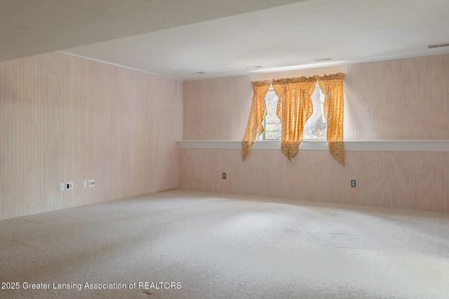 293 Vansickle Drive 18, Charlotte, MI 48813