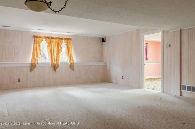 293 Vansickle Drive 18, Charlotte, MI 48813