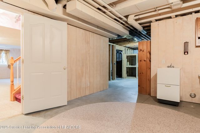 293 Vansickle Drive 18, Charlotte, MI 48813