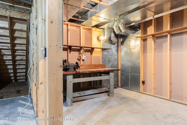 293 Vansickle Drive 18, Charlotte, MI 48813