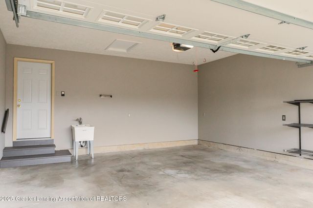 293 Vansickle Drive 18, Charlotte, MI 48813