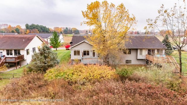 293 Vansickle Drive 18, Charlotte, MI 48813