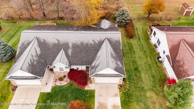 293 Vansickle Drive 18, Charlotte, MI 48813