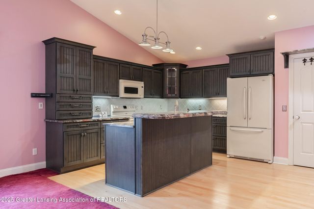 293 Vansickle Drive 18, Charlotte, MI 48813