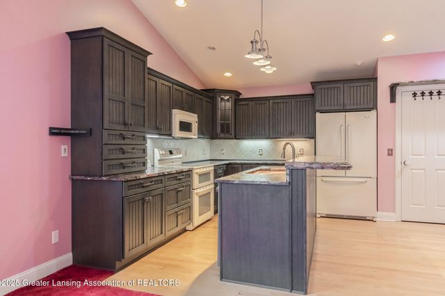 293 Vansickle Drive 18, Charlotte, MI 48813