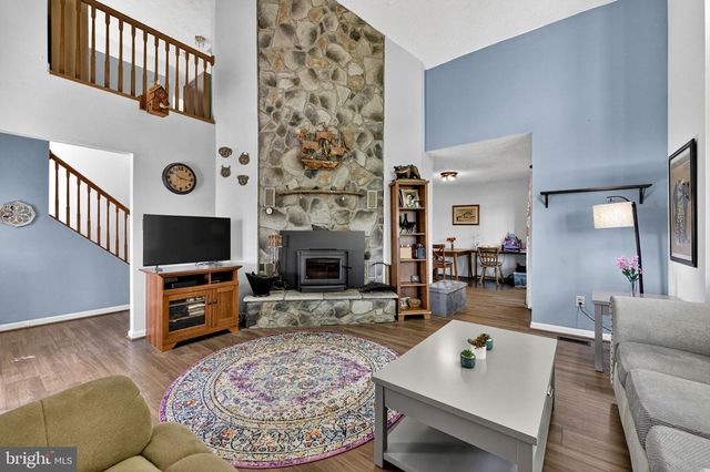 102 HALL RD, Front Royal, VA 22630
