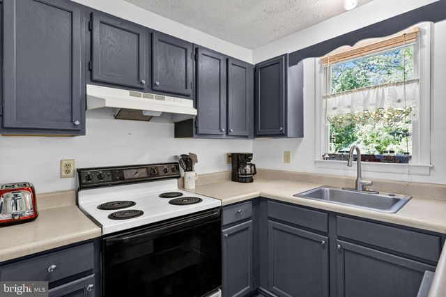 102 HALL RD, Front Royal, VA 22630