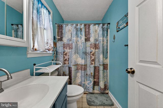 102 HALL RD, Front Royal, VA 22630