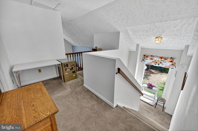 102 HALL RD, Front Royal, VA 22630
