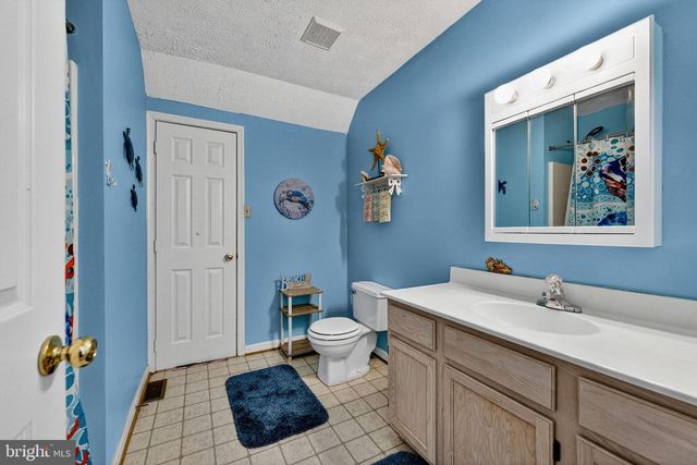 102 HALL RD, Front Royal, VA 22630