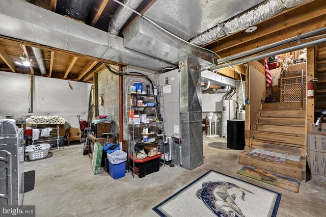 102 HALL RD, Front Royal, VA 22630
