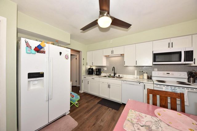 804 John STREET, Waukesha, WI 53188