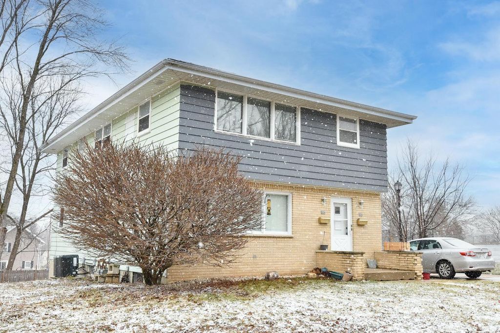 804 John STREET, Waukesha, WI 53188