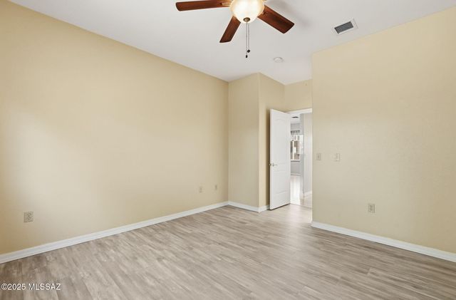 3956 S Calle Viva, Green Valley, AZ 85614