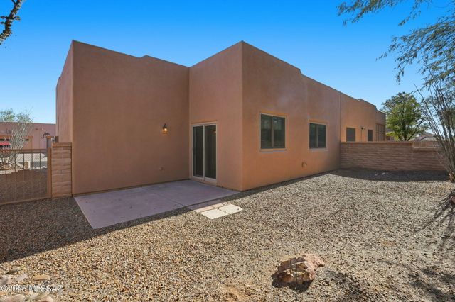 3956 S Calle Viva, Green Valley, AZ 85614