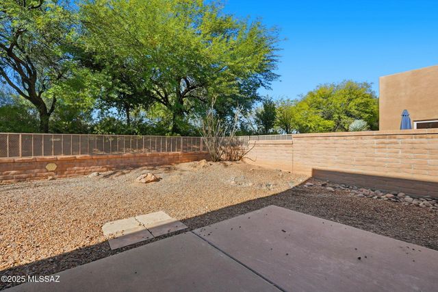 3956 S Calle Viva, Green Valley, AZ 85614