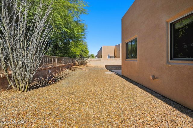 3956 S Calle Viva, Green Valley, AZ 85614