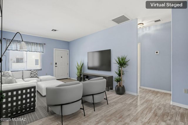 3956 S Calle Viva, Green Valley, AZ 85614