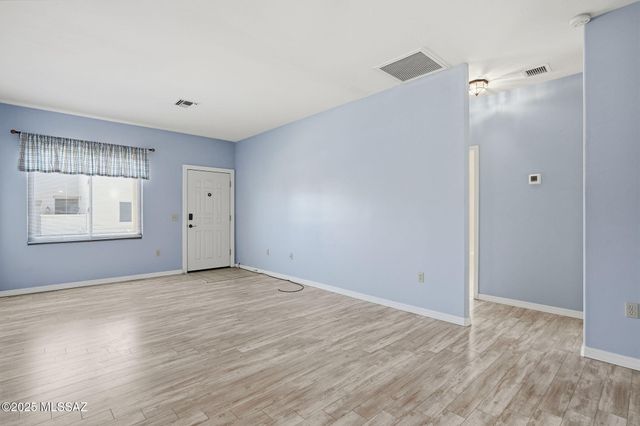 3956 S Calle Viva, Green Valley, AZ 85614