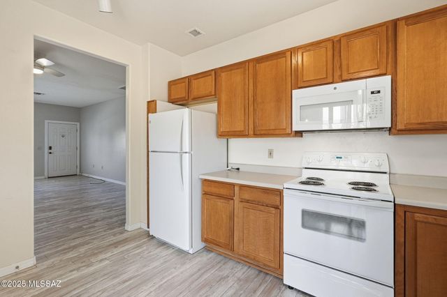 3956 S Calle Viva, Green Valley, AZ 85614