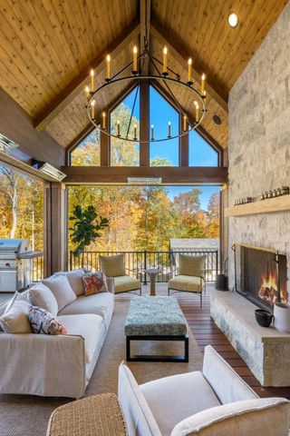 4972 Bridgevine Way, Independence, MN 55359