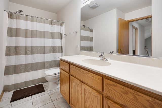 1014 Edinburgh Court, Joliet, IL 60431