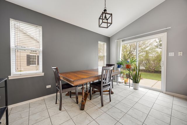 1014 Edinburgh Court, Joliet, IL 60431