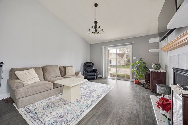 1014 Edinburgh Court, Joliet, IL 60431