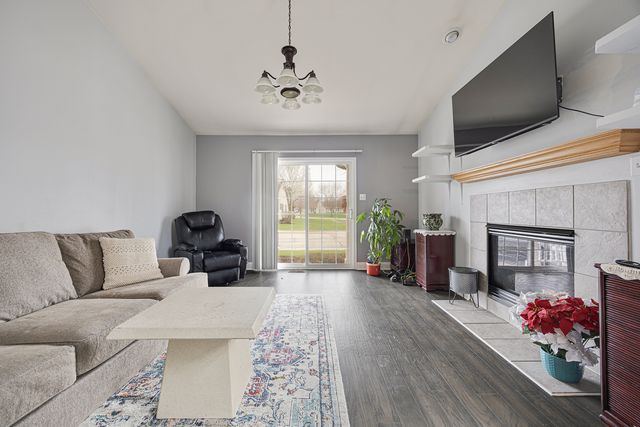 1014 Edinburgh Court, Joliet, IL 60431