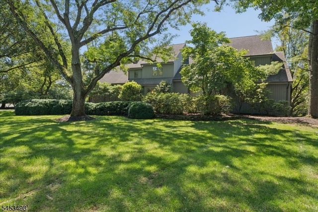15 Copper Vail Ct, Montgomery Twp., NJ 08540