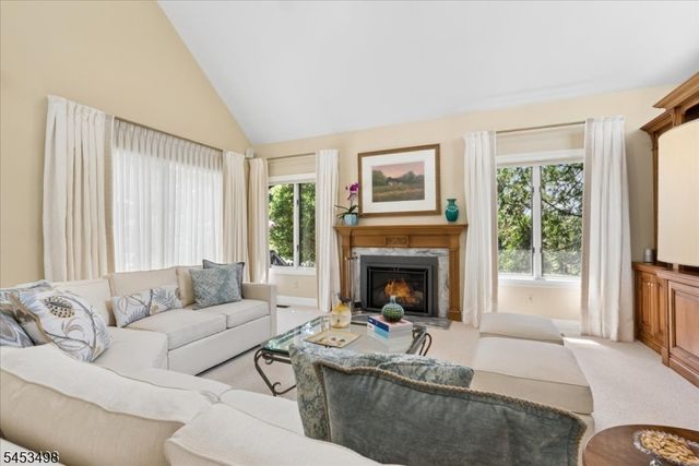 15 Copper Vail Ct, Montgomery Twp., NJ 08540