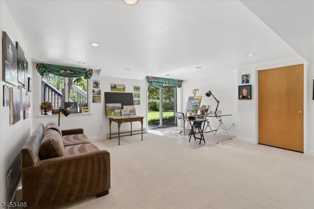 15 Copper Vail Ct, Montgomery Twp., NJ 08540