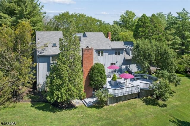 15 Copper Vail Ct, Montgomery Twp., NJ 08540