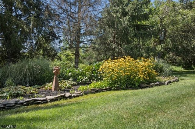 15 Copper Vail Ct, Montgomery Twp., NJ 08540