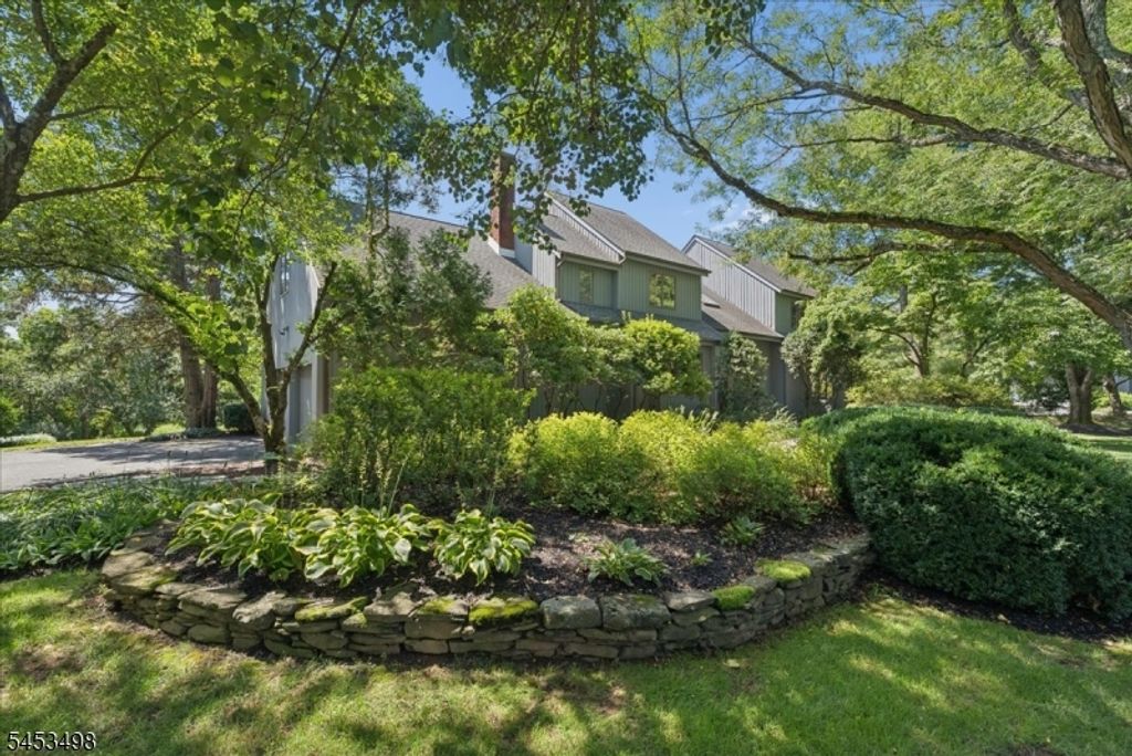 15 Copper Vail Ct, Montgomery Twp., NJ 08540