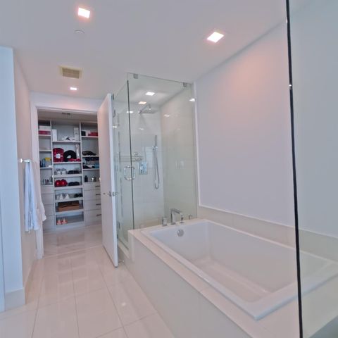 650 NE 32nd Street 1601, Miami, FL 33137