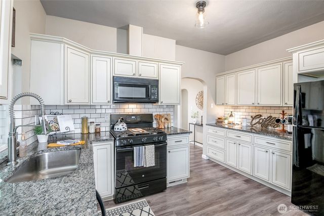 3711 S Cushman Avenue, Tacoma, WA 98418
