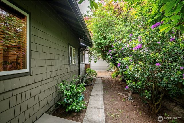 3711 S Cushman Avenue, Tacoma, WA 98418