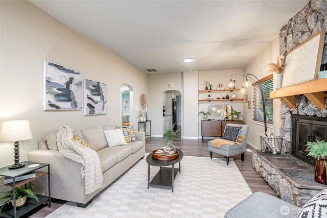 3711 S Cushman Avenue, Tacoma, WA 98418