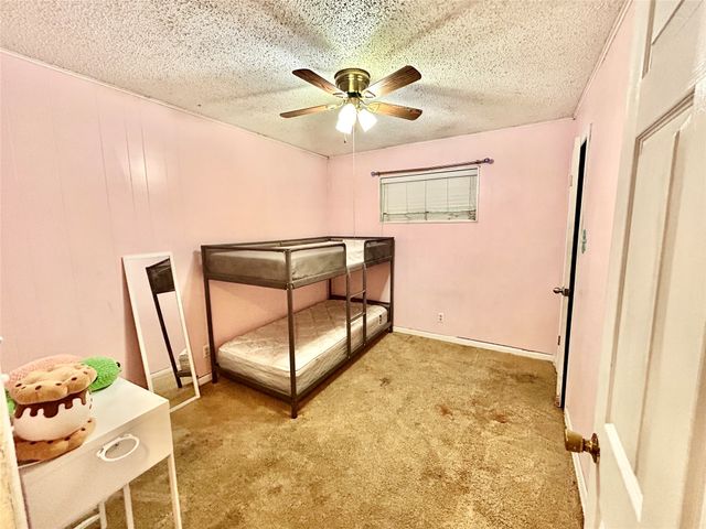 303 N Caesar Street, Ennis, TX 75119