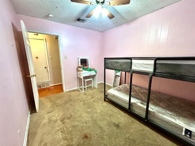 303 N Caesar Street, Ennis, TX 75119