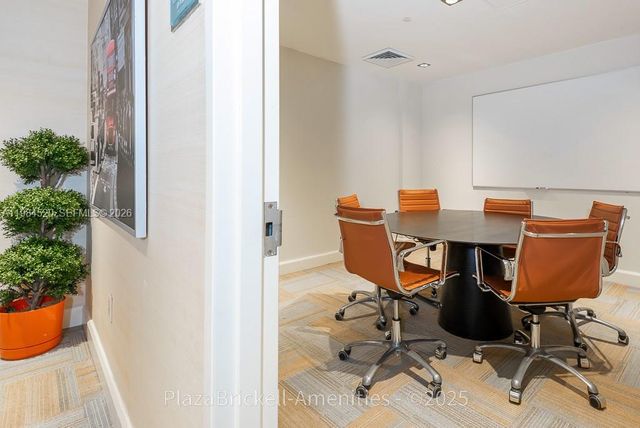 950 Brickell Bay Dr 4709, Miami, FL 33131