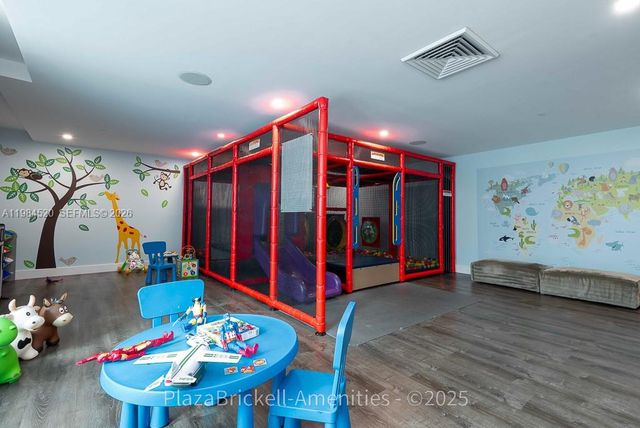 950 Brickell Bay Dr 4709, Miami, FL 33131