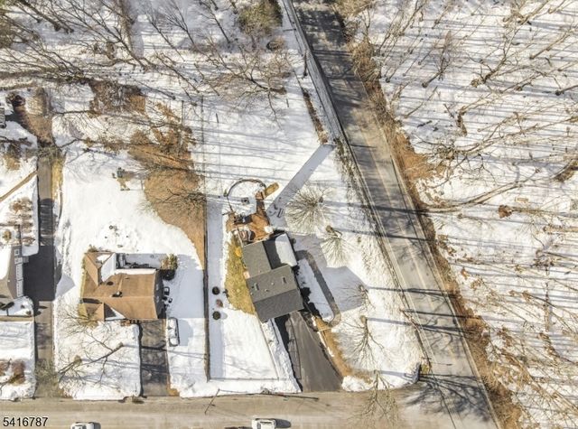 144 Chamberlain Rd, Jefferson Twp., NJ 07438