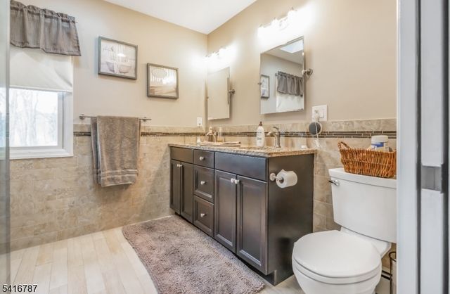 144 Chamberlain Rd, Jefferson Twp., NJ 07438