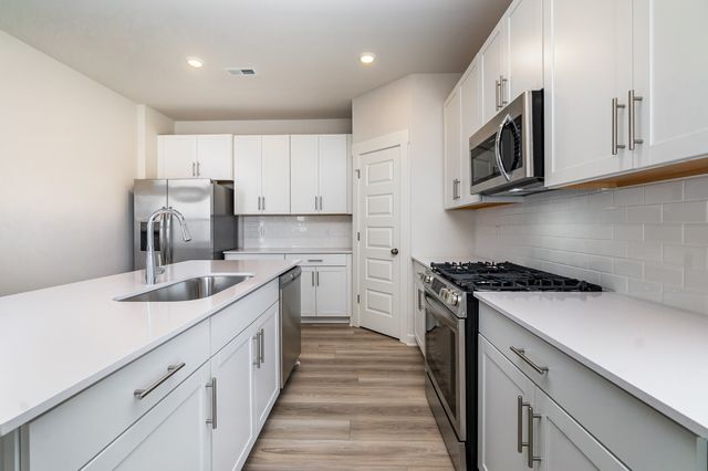 208 Goldfinch Rd, Mount Juliet, TN 37122