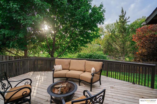 12310 Deer Hollow Drive, Omaha, NE 68154