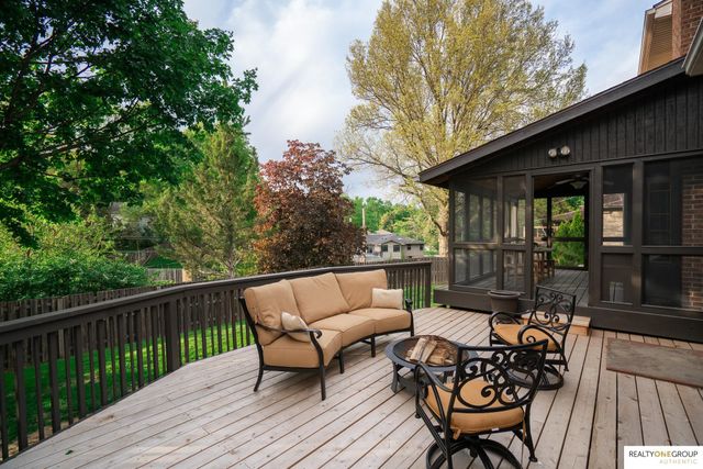 12310 Deer Hollow Drive, Omaha, NE 68154